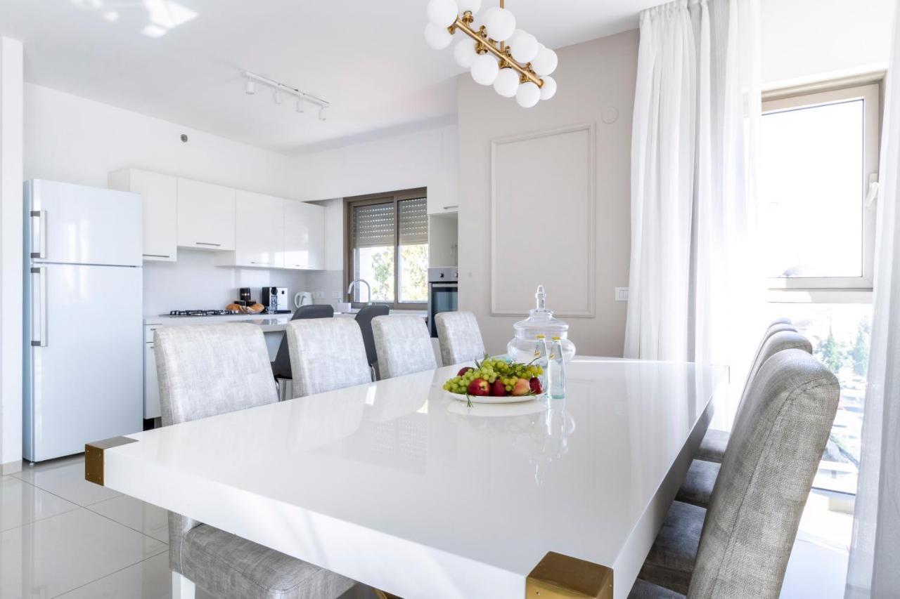 Luxury Three-Bedroom/Terrace Over Old City View Gerusalemme Esterno foto